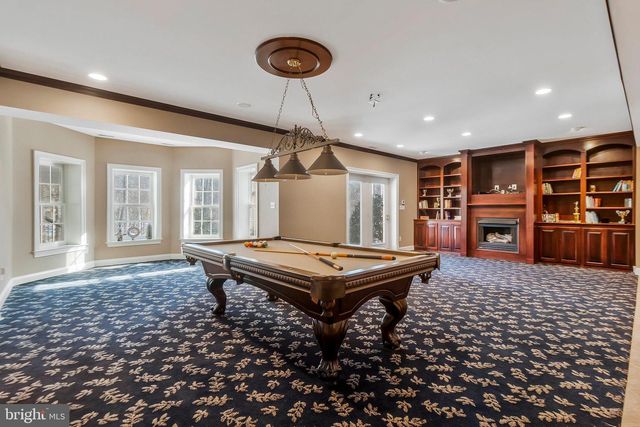 891 CHINQUAPIN RD, Mclean, VA 22102