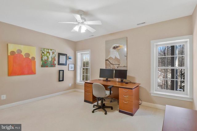 891 CHINQUAPIN RD, Mclean, VA 22102