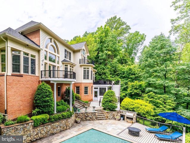 891 CHINQUAPIN RD, Mclean, VA 22102
