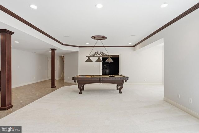 891 CHINQUAPIN RD, Mclean, VA 22102