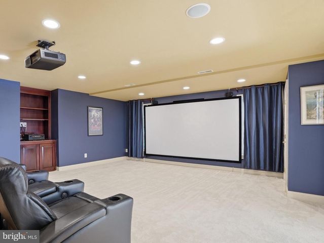 891 CHINQUAPIN RD, Mclean, VA 22102