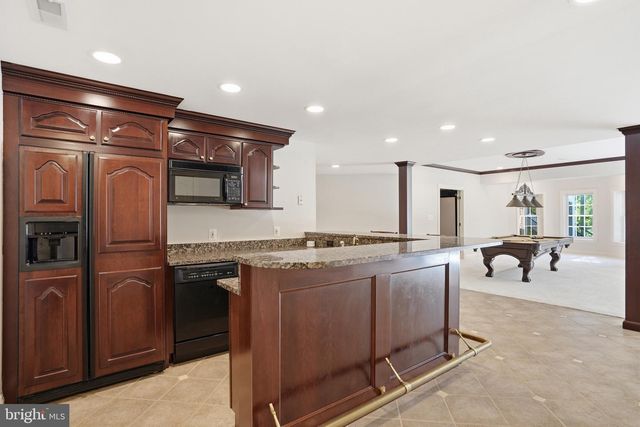 891 CHINQUAPIN RD, Mclean, VA 22102