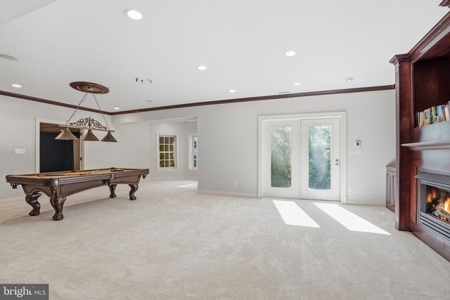 891 CHINQUAPIN RD, Mclean, VA 22102