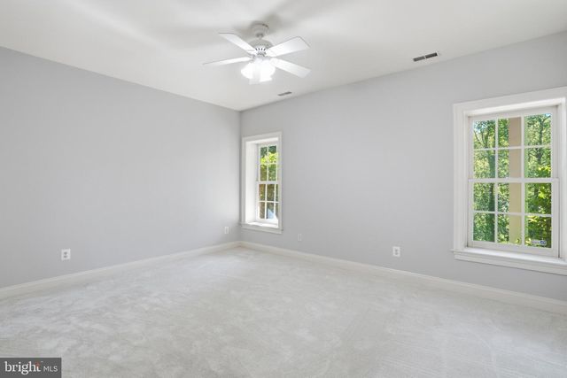 891 CHINQUAPIN RD, Mclean, VA 22102