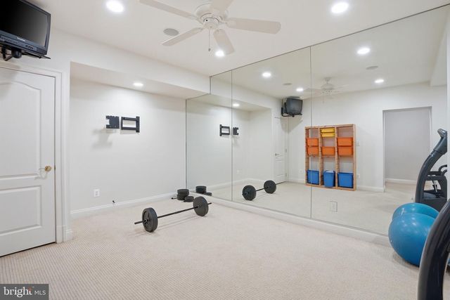 891 CHINQUAPIN RD, Mclean, VA 22102