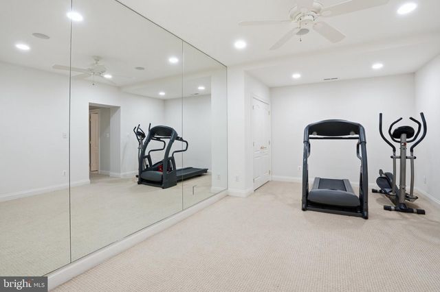 891 CHINQUAPIN RD, Mclean, VA 22102