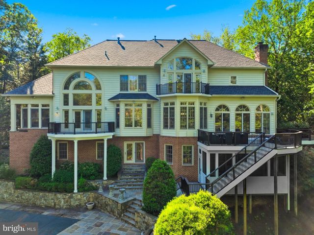 891 CHINQUAPIN RD, Mclean, VA 22102