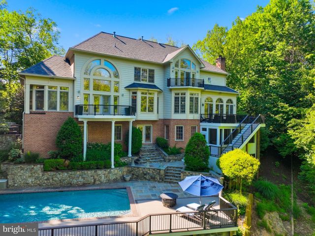 891 CHINQUAPIN RD, Mclean, VA 22102