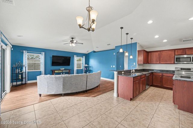 992 Coquina Street SE, Palm Bay, FL 32909