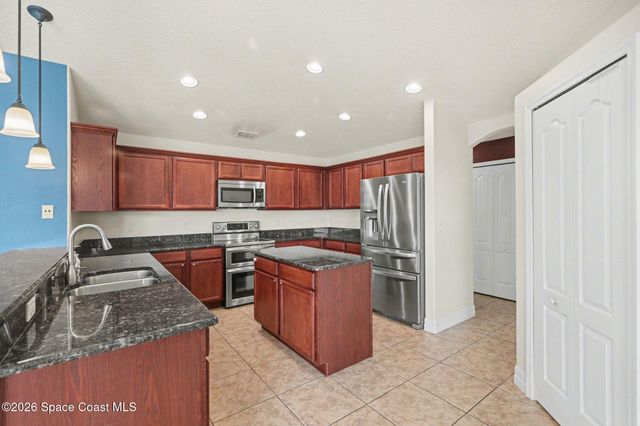992 Coquina Street SE, Palm Bay, FL 32909