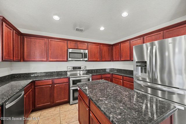 992 Coquina Street SE, Palm Bay, FL 32909