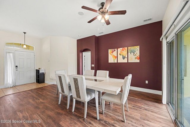 992 Coquina Street SE, Palm Bay, FL 32909