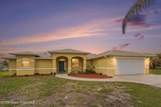 992 Coquina Street SE, Palm Bay, FL 32909