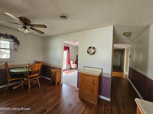 4903 Jerry Dr, Shepherdsville, KY 40165