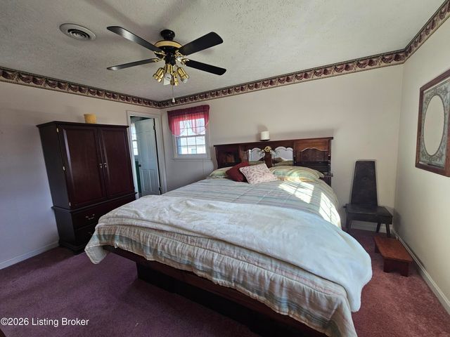 4903 Jerry Dr, Shepherdsville, KY 40165