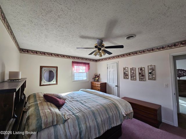 4903 Jerry Dr, Shepherdsville, KY 40165