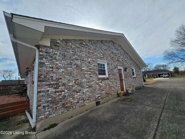 4903 Jerry Dr, Shepherdsville, KY 40165