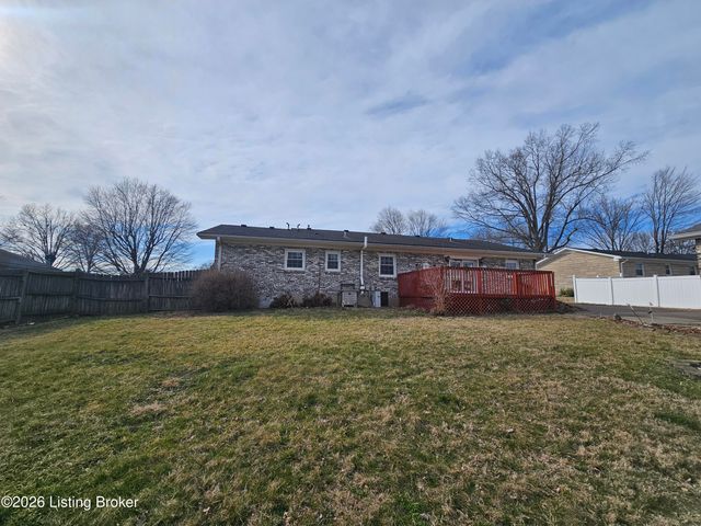 4903 Jerry Dr, Shepherdsville, KY 40165