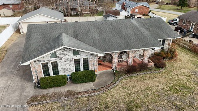 4903 Jerry Dr, Shepherdsville, KY 40165