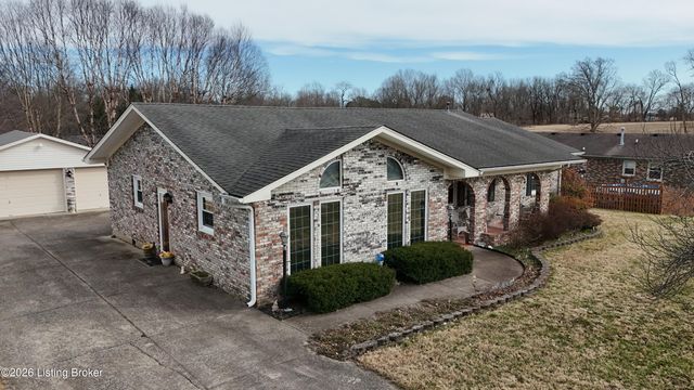4903 Jerry Dr, Shepherdsville, KY 40165