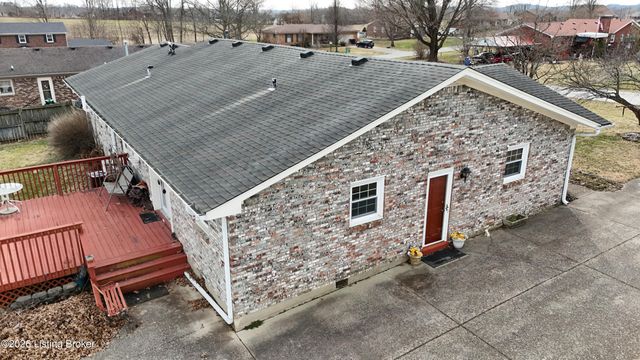 4903 Jerry Dr, Shepherdsville, KY 40165