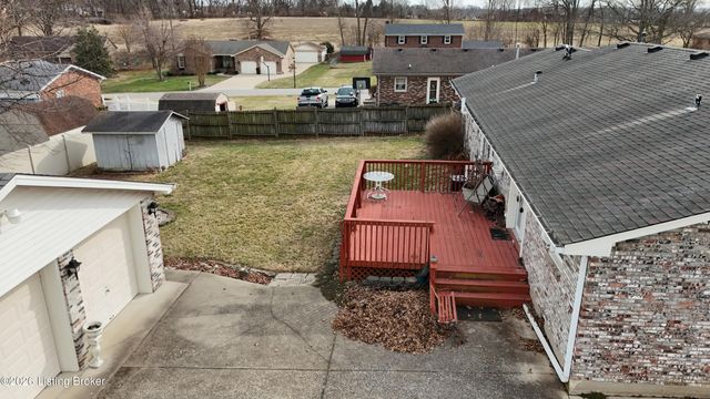 4903 Jerry Dr, Shepherdsville, KY 40165