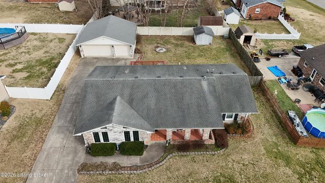 4903 Jerry Dr, Shepherdsville, KY 40165