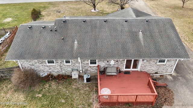 4903 Jerry Dr, Shepherdsville, KY 40165