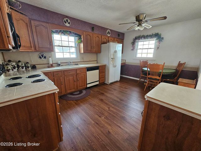 4903 Jerry Dr, Shepherdsville, KY 40165