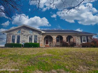 4903 Jerry Dr, Shepherdsville, KY 40165