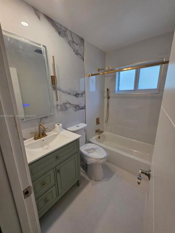 5711 NW 48th Ter, Tamarac, FL 33319