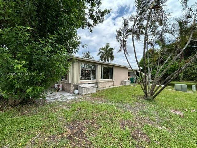5711 NW 48th Ter, Tamarac, FL 33319