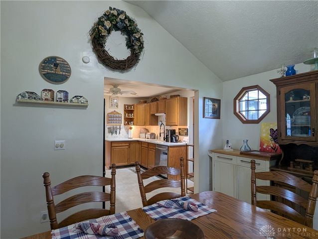 1554 S Belmont Avenue, Springfield, OH 45505