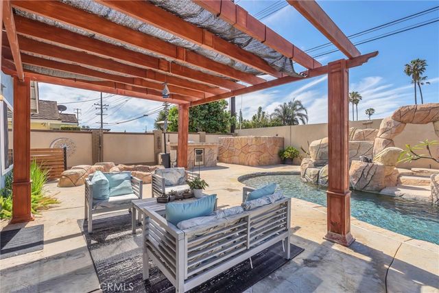 17267 Santa Isabel, Fountain Valley, CA 92708