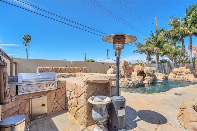 17267 Santa Isabel, Fountain Valley, CA 92708