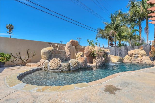 17267 Santa Isabel, Fountain Valley, CA 92708