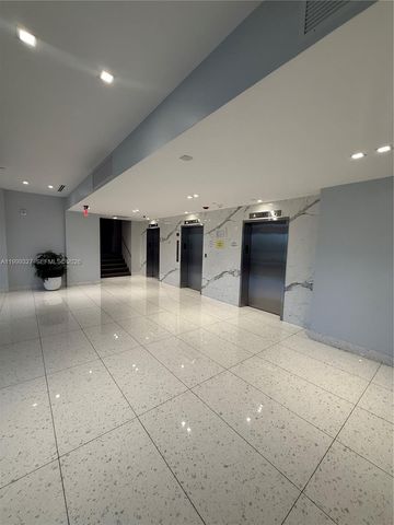 20335 W Country Club Dr 206, Aventura, FL 33180