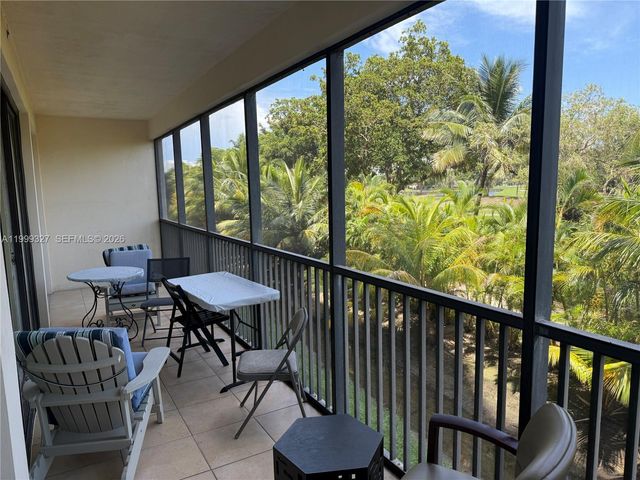 20335 W Country Club Dr 206, Aventura, FL 33180