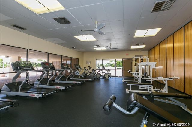 20335 W Country Club Dr 206, Aventura, FL 33180