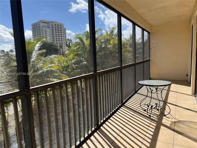 20335 W Country Club Dr 206, Aventura, FL 33180