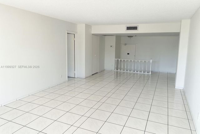 20335 W Country Club Dr 206, Aventura, FL 33180