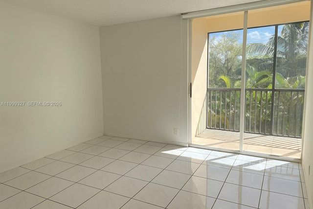 20335 W Country Club Dr 206, Aventura, FL 33180