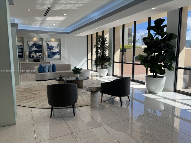 20335 W Country Club Dr 206, Aventura, FL 33180