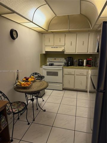 20335 W Country Club Dr 206, Aventura, FL 33180