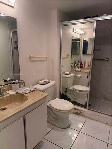 20335 W Country Club Dr 206, Aventura, FL 33180