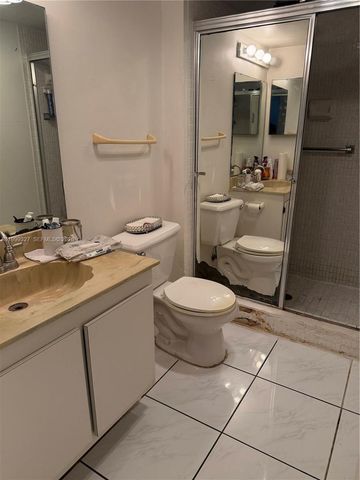 20335 W Country Club Dr 206, Aventura, FL 33180