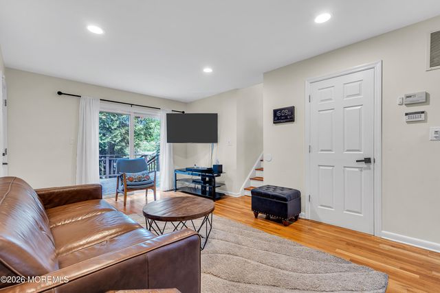 9 Colt Court, East Brunswick, NJ 08816