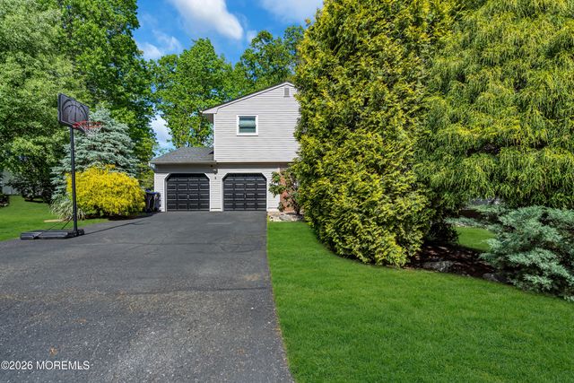 9 Colt Court, East Brunswick, NJ 08816
