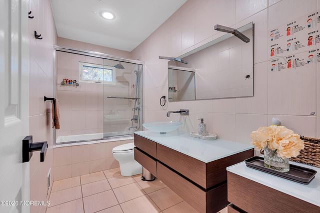 9 Colt Court, East Brunswick, NJ 08816