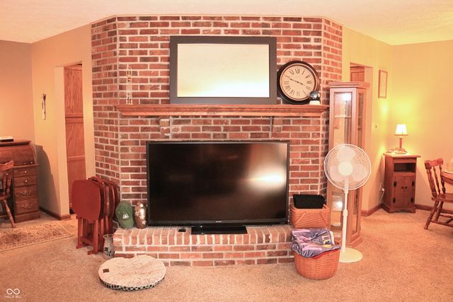 1109 B W Market Street, Crawfordsville, IN 47933